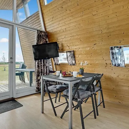 1 Bedroom Beautiful In *